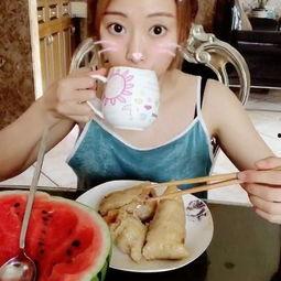 肉粽吃瓜,夏日吃瓜乐趣无限